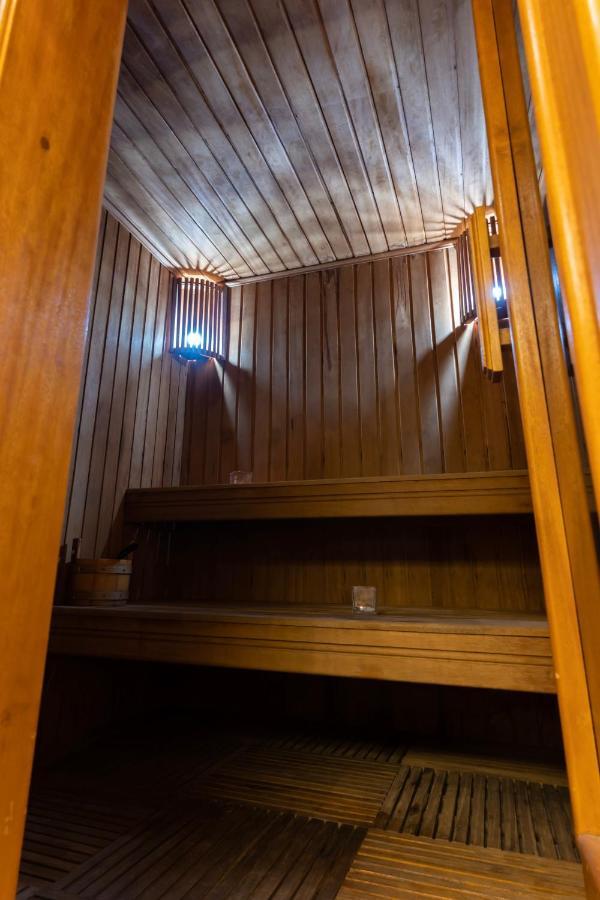 썬더버드 호텔 파르도 리마 외부 사진 A Finnish sauna