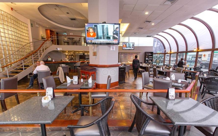 썬더버드 호텔 파르도 리마 외부 사진 The interior of the restaurant
