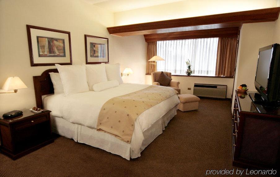 썬더버드 호텔 파르도 리마 객실 사진 A room at the hotel
